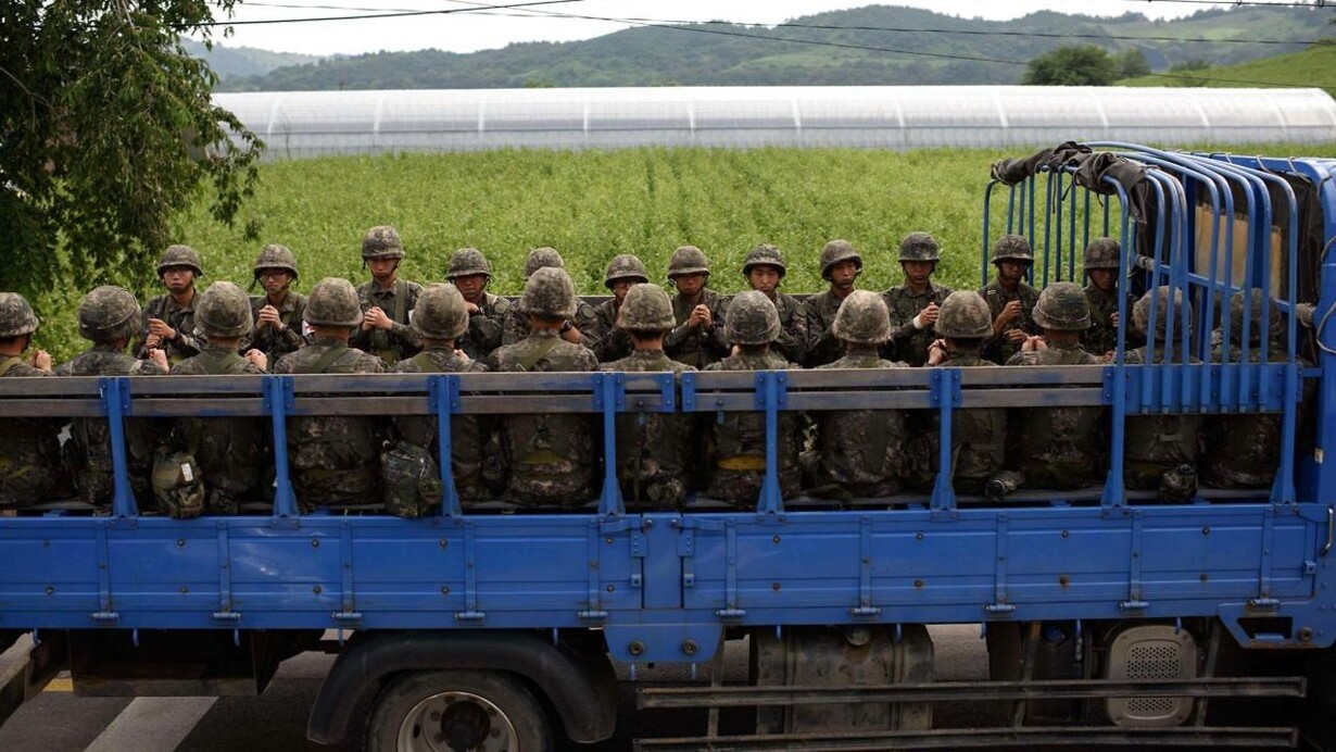 Kurv klimaks trådløs Nord- og Sydkorea tager første spadestik til at begrave stridsøksen