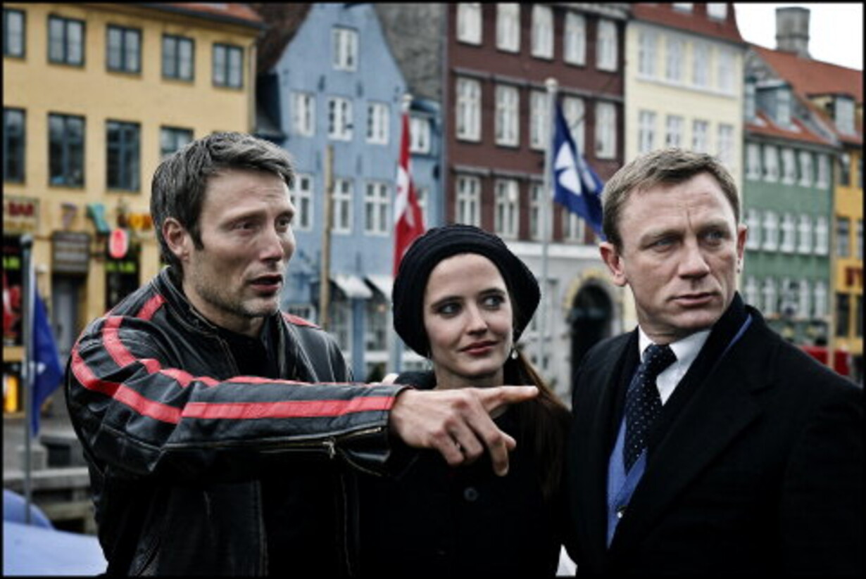 Danielis Craigas su varpa)